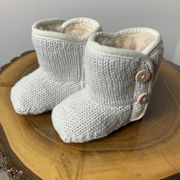 NEW! UGG Purl Knit Boots - Picture 4 of 10